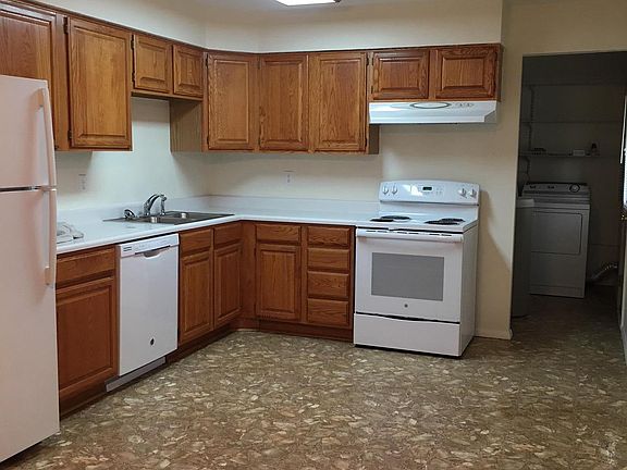 4th image of 294 Woodlawn Dr