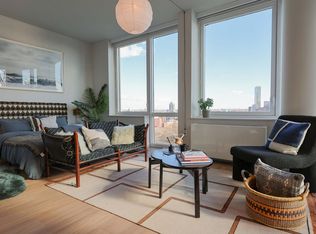 430 Main St #27P, New York, NY 10044