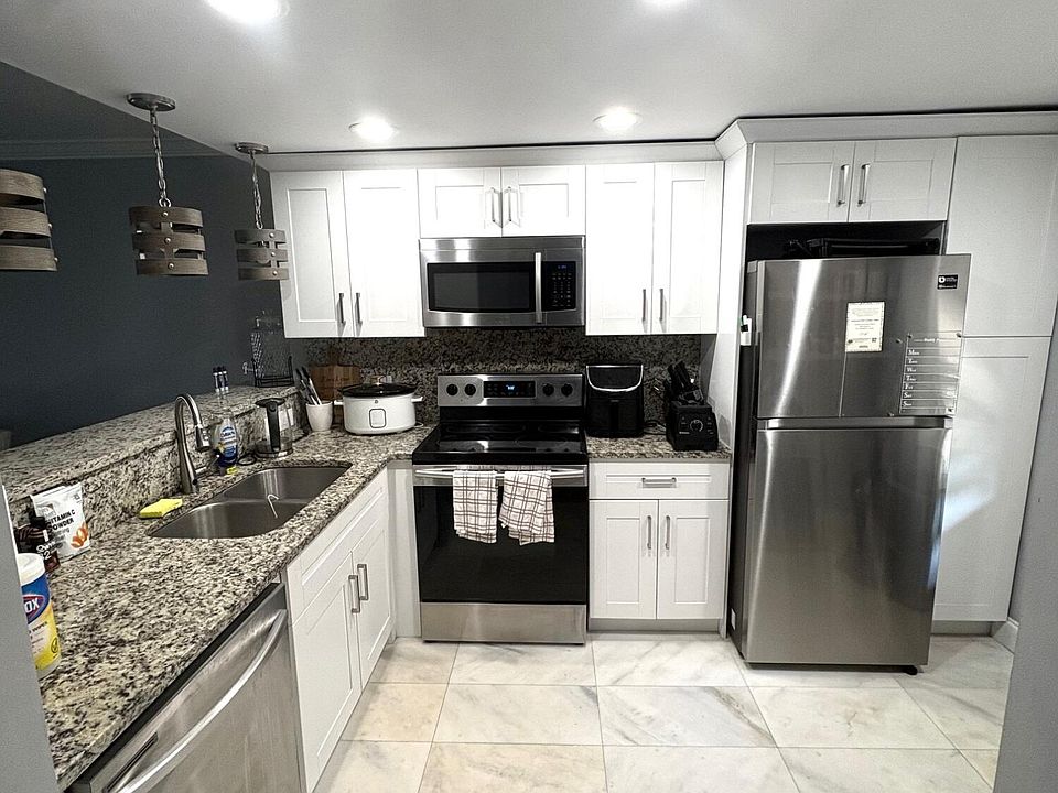 1st image of 605 Oaks Drive #304