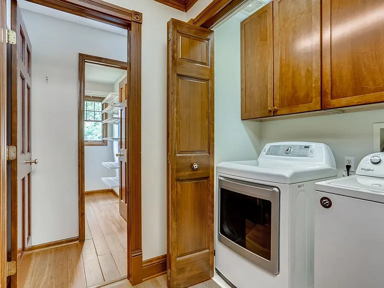 490 Laurel Ave — Photo 22