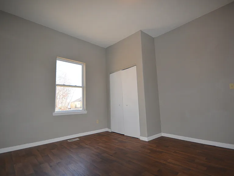 1211 N Rogers Ave — Photo 10