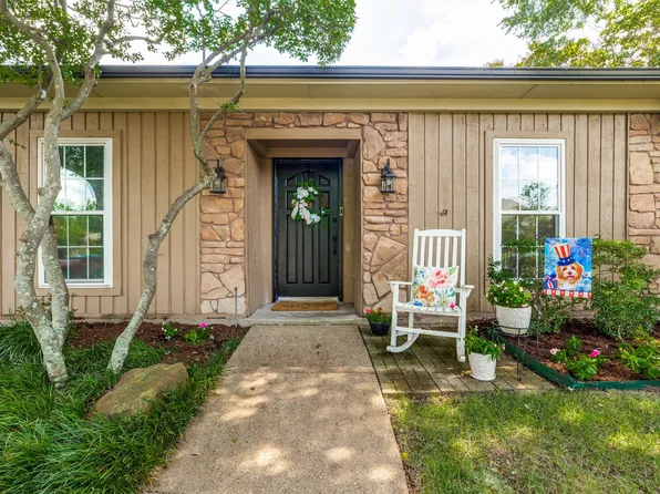 2212 Kirby Dr, Plano, TX 75075