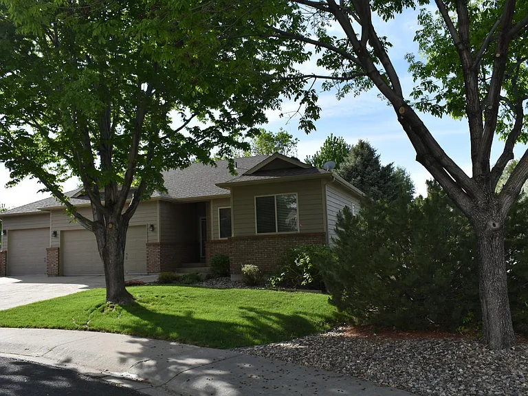 2417 Anemonie Ct — Photo 2