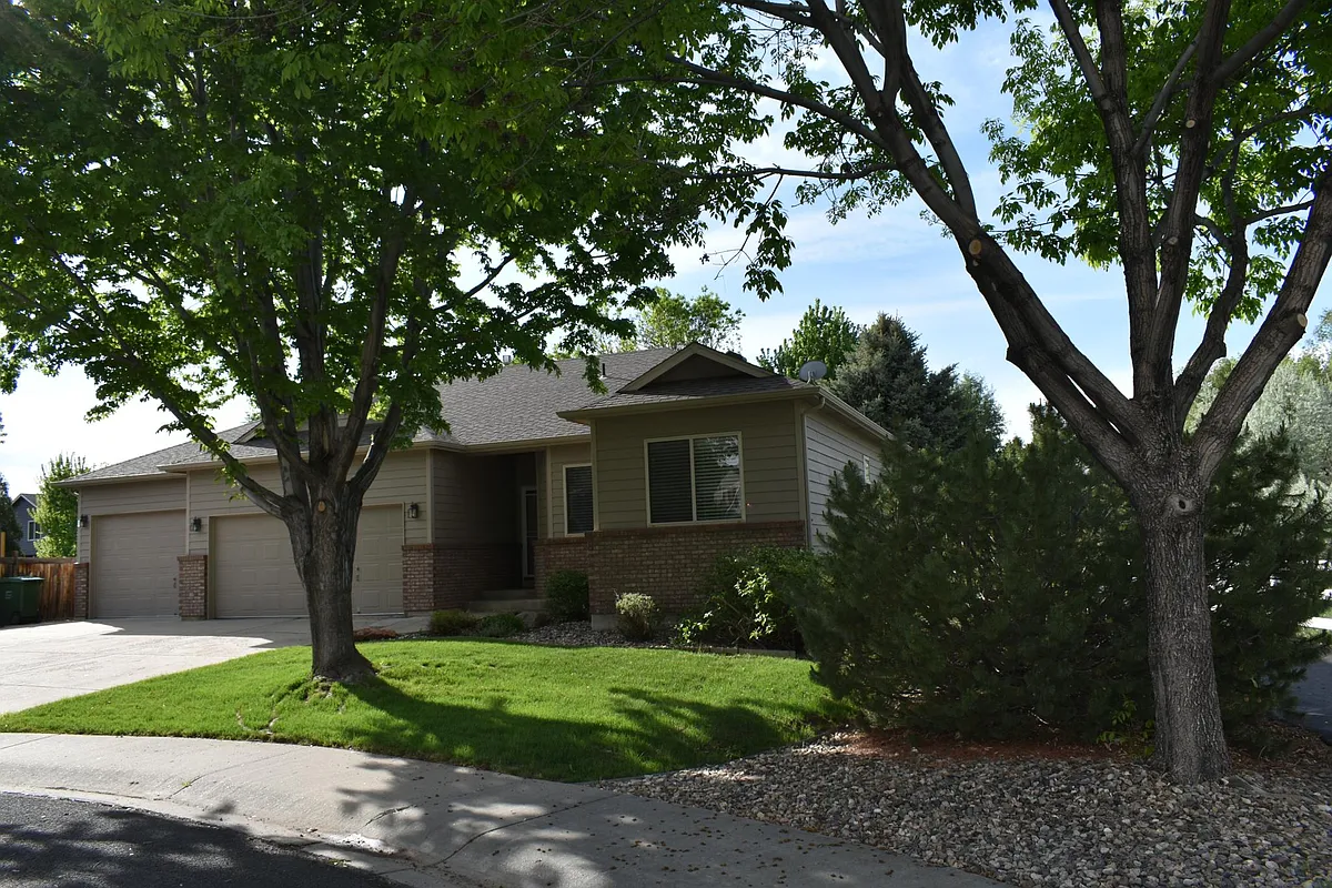 Building Photo - 2417 Anemonie Ct