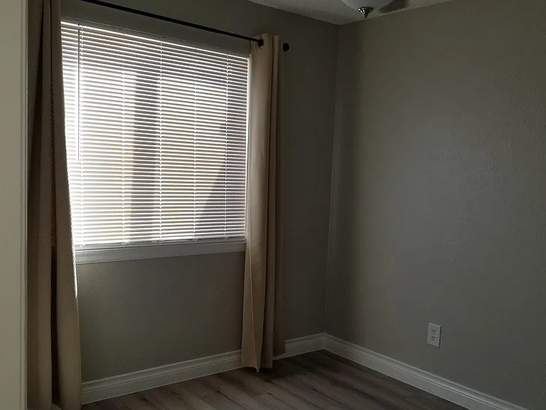 2058 Sumac St — Photo 24