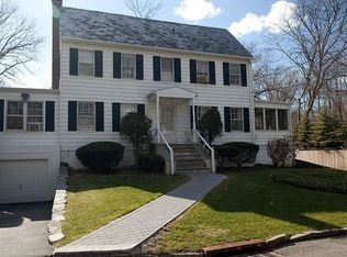 25 Woods End Rd, Hartsdale, NY 10530