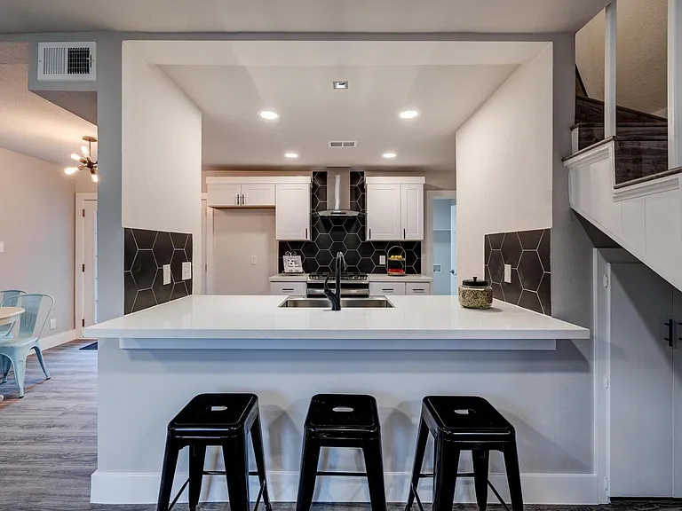5001 Cottonwood Cir #B — Photo 7