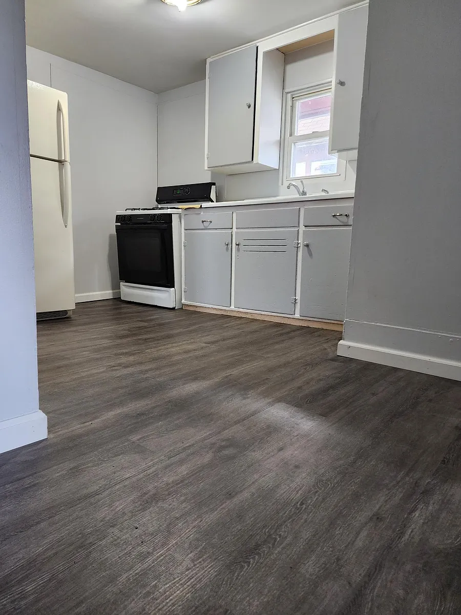 Building Photo - 73 Leo St #2