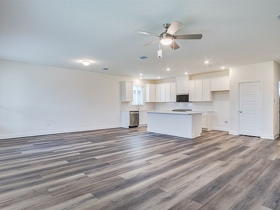 3rd image of 113 Gallegos Dr