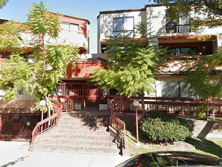 601 Palm Dr #200 — Photo 1