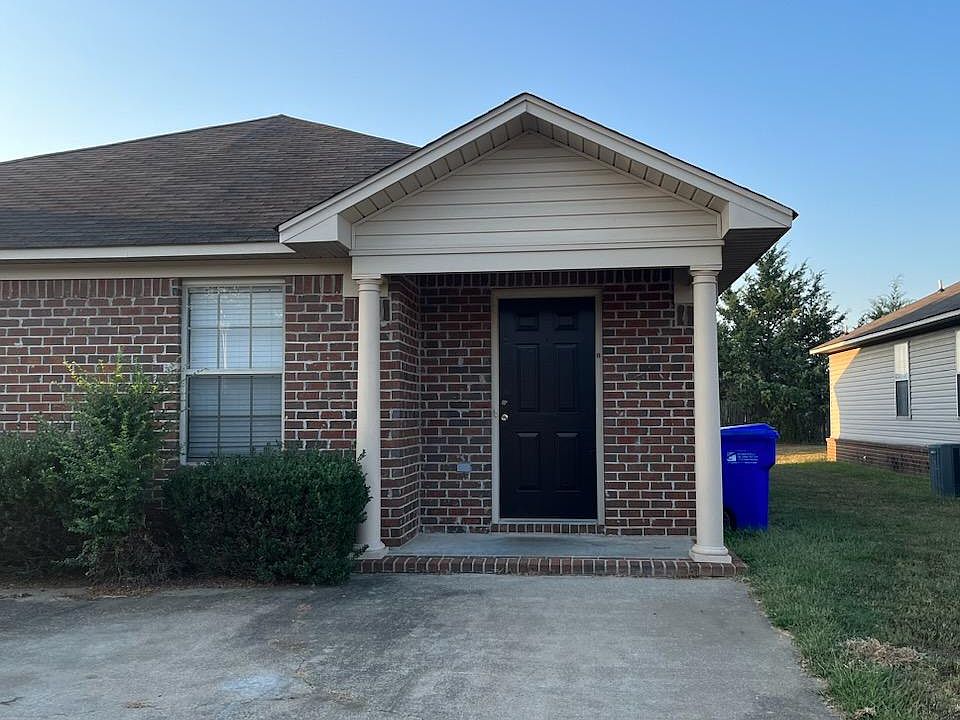 1st image of 2165 Rosemary Dr Unit B