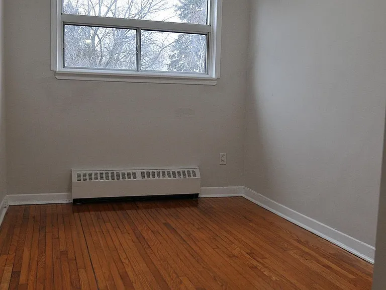 1013 Pape Ave #B — Photo 11