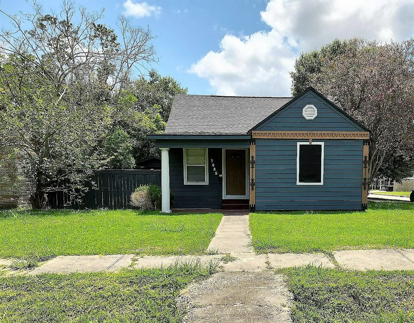 3885 Park St Beaumont, Texas 77705 — Photo 1