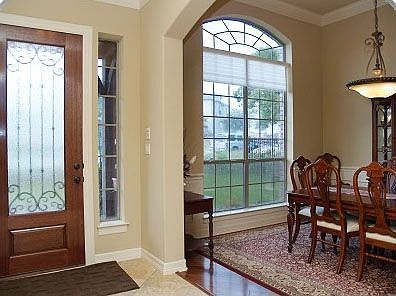 Foyer/Dining Room