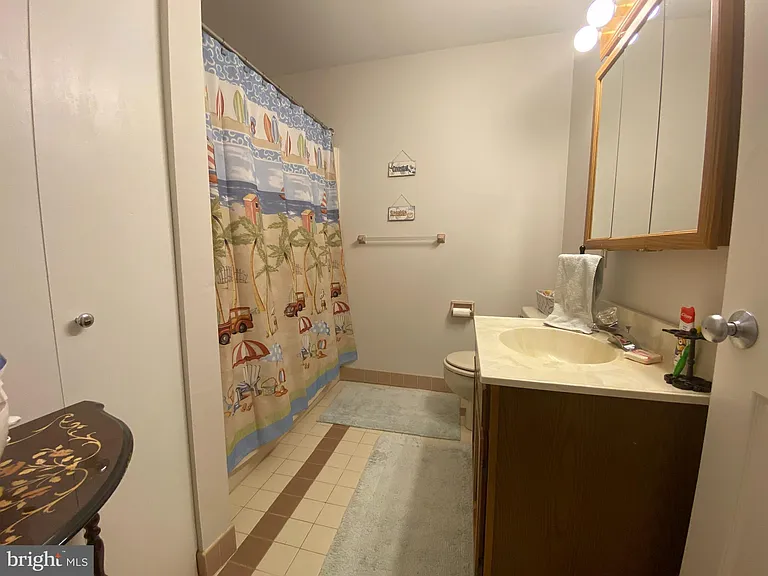 240 Valley Stream Ln — Photo 16
