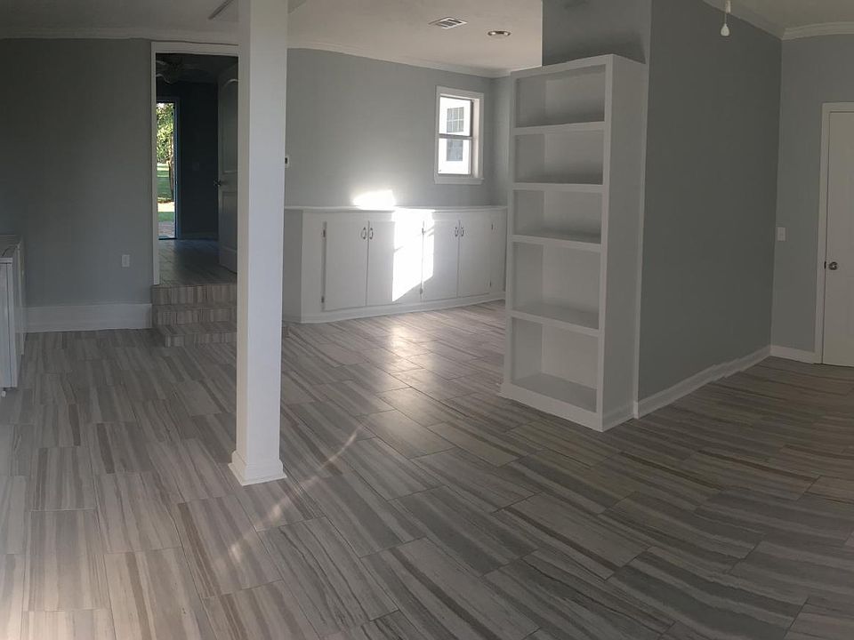Pano view of den