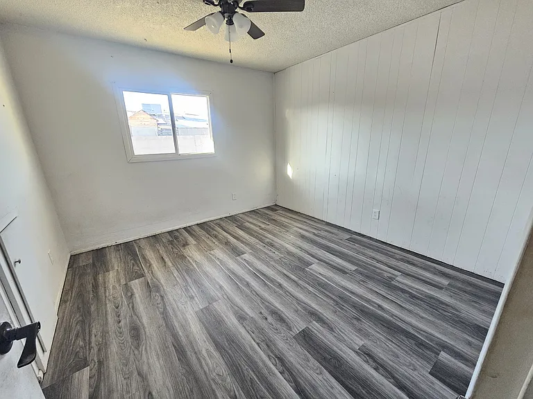 7928 W Earll Dr — Photo 9