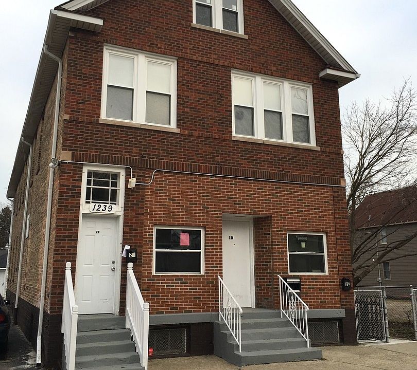 1st image of 1239 Victoria Ave APT 2R