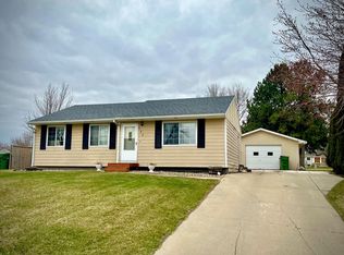 323 Thunder Ln, Brookings, SD 57006