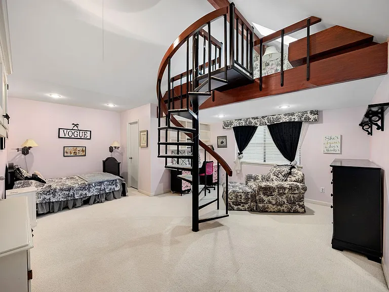 19823 Sunbridge Ln — Photo 32