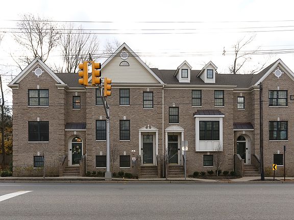 2nd image of 2 Bloomfield Ave #2