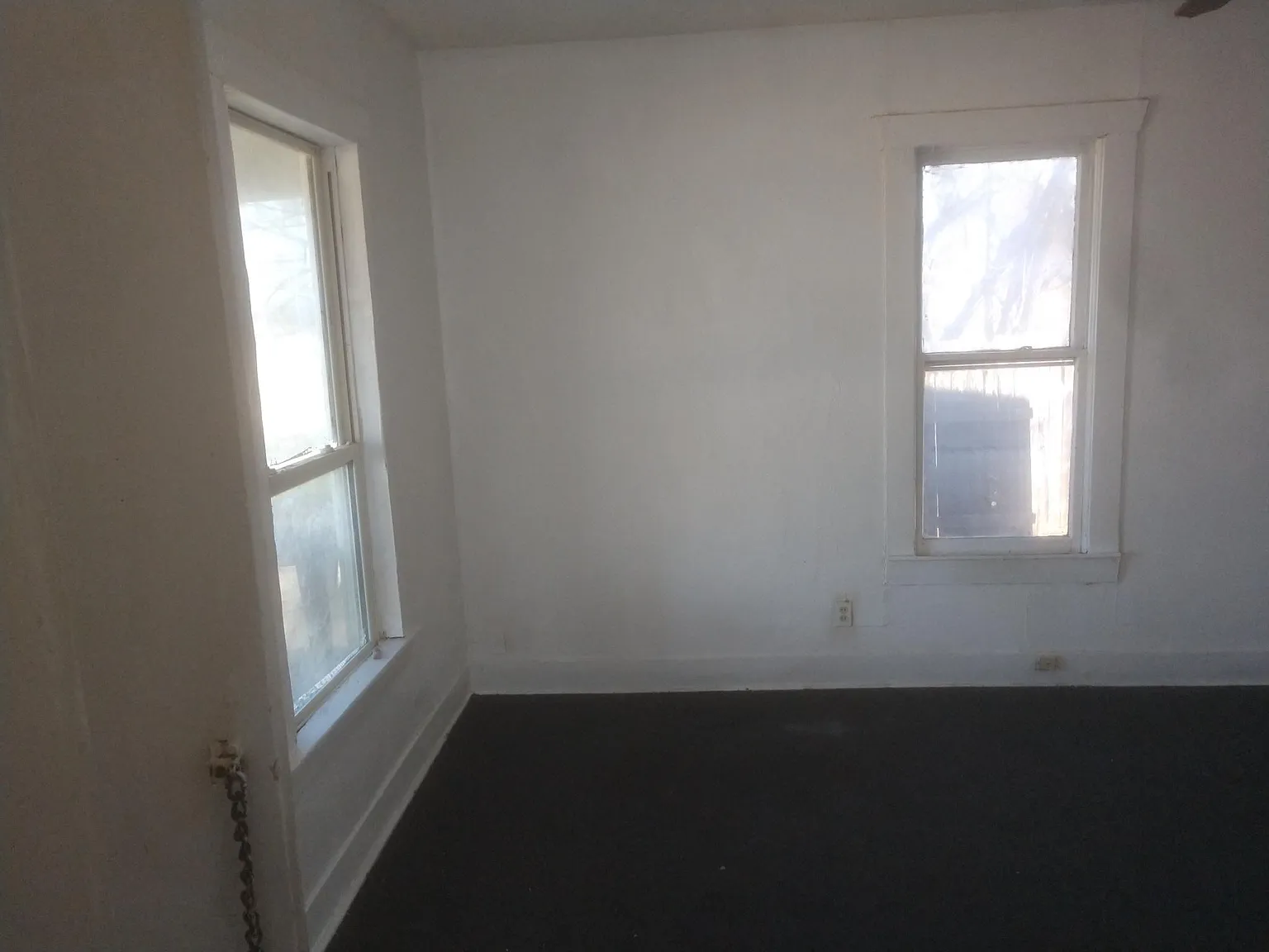 1512 E Rosedale St — Photo 1