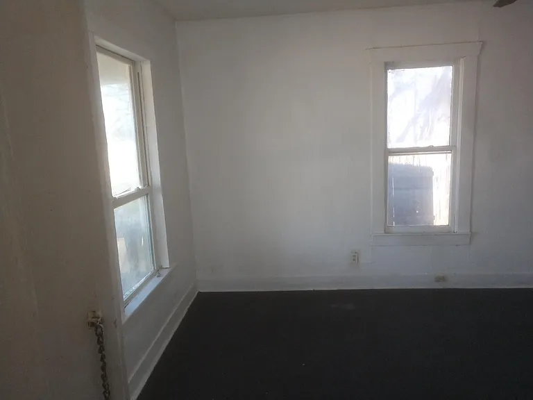 1512 E Rosedale St — Photo 1