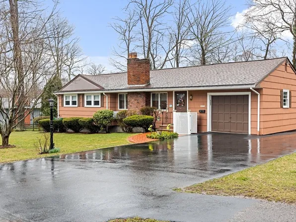 16 Greenwich Rd, Norwood, MA 02062