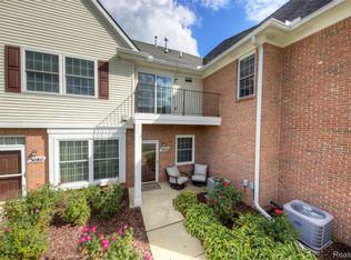 3082 Kneeland Cir, Howell, MI 48843