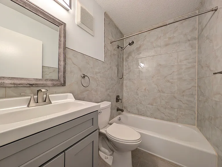 1022 Willoughby Ave #2 — Photo 13