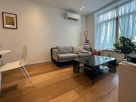 2nd image of 358 Weirfield St #2B