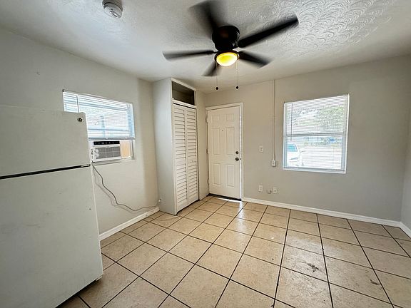 4th image of 1003 3rd St W APT B
