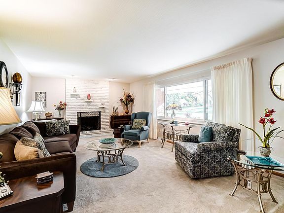5th image of 935 Lornaberry Ln
