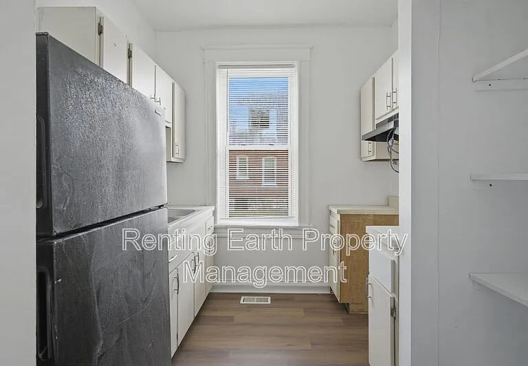 3127 Clay Ave — Photo 9