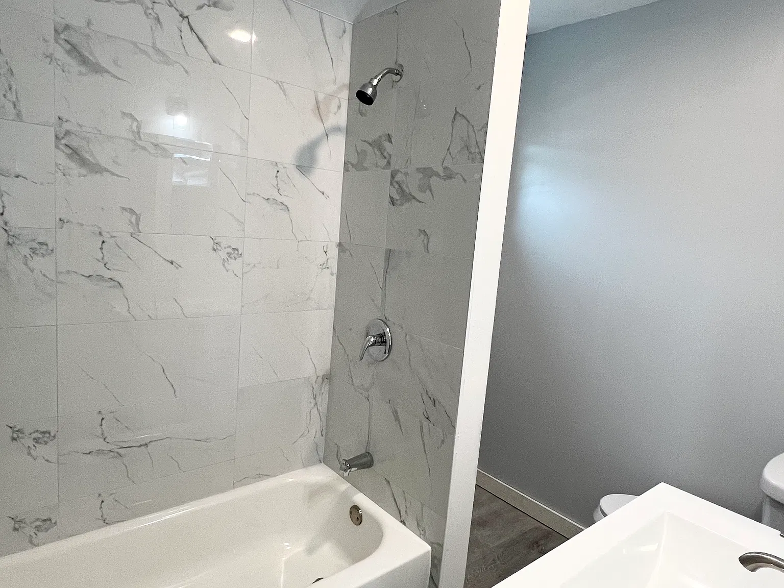 102 Hansen Ave — Photo 2