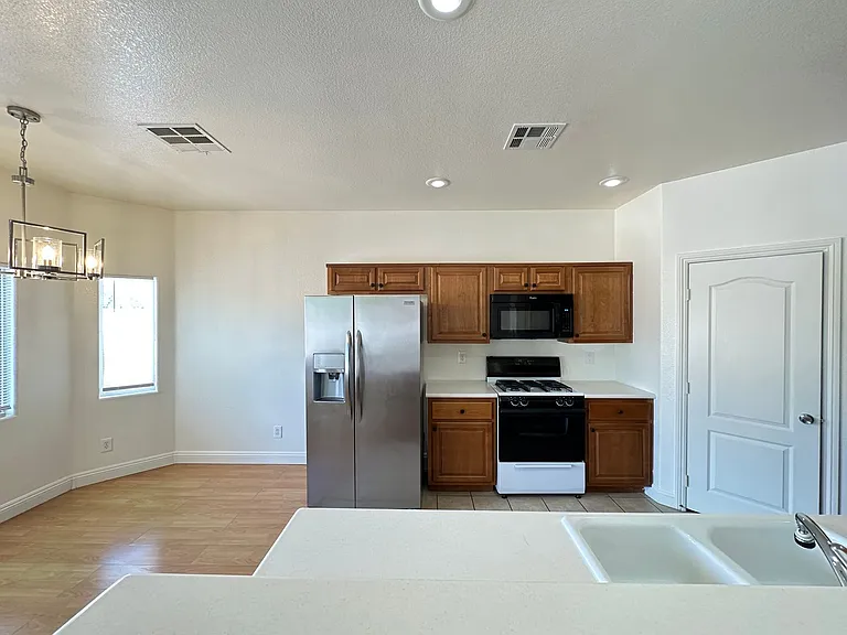 9442 Marshall Creek St — Photo 8