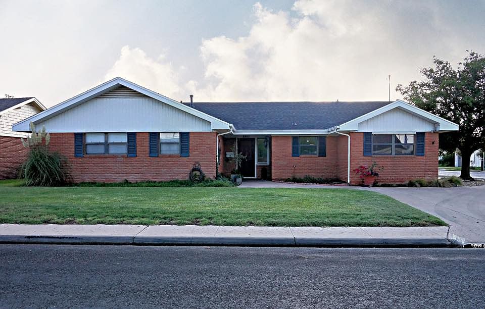 1st image of 2813 Redbud Ave