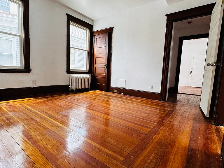 418 Essex St #2 — Photo 6