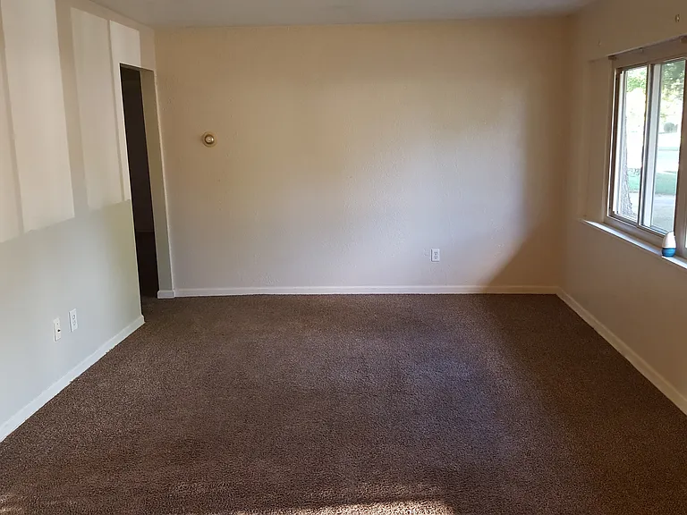 3827 Kingswood Dr — Photo 22