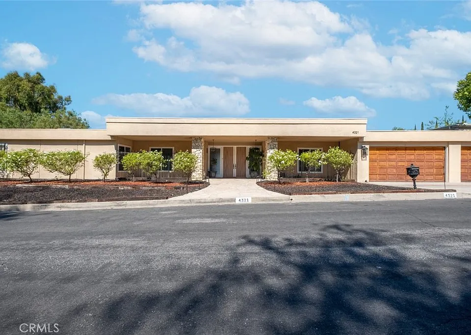 4321 Clear Valley Dr