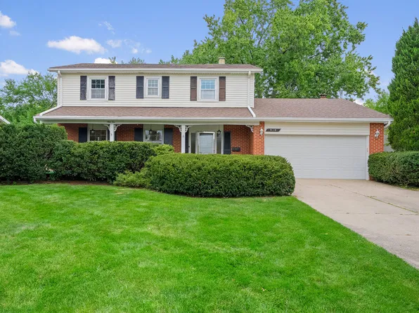 910 Cherokee Dr, Darien, IL 60561