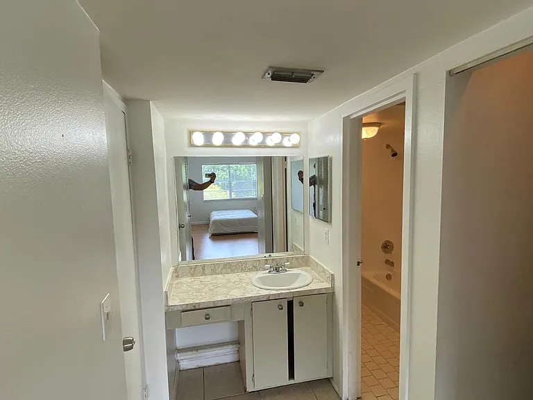 4304 NW 9th Ave #3-3B-3B3 — Photo 15