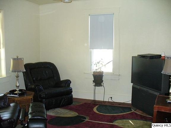 Home for Sale in Quincy, IL $106,000