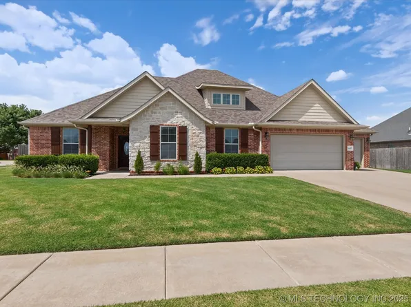5402 Nottingham Dr, Bartlesville, OK 74006