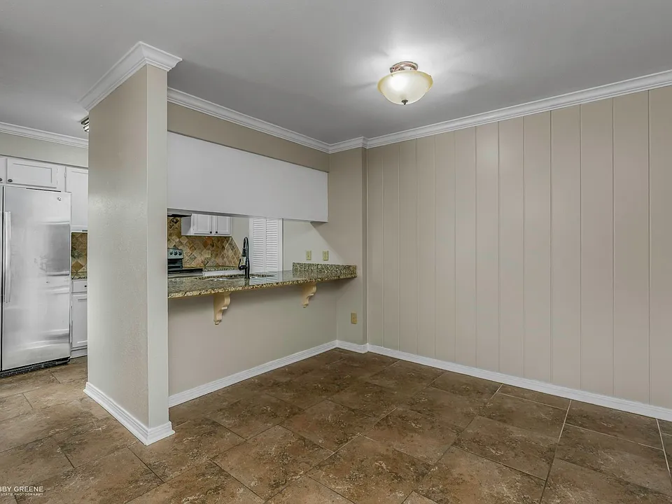 10133 Saratoga Dr