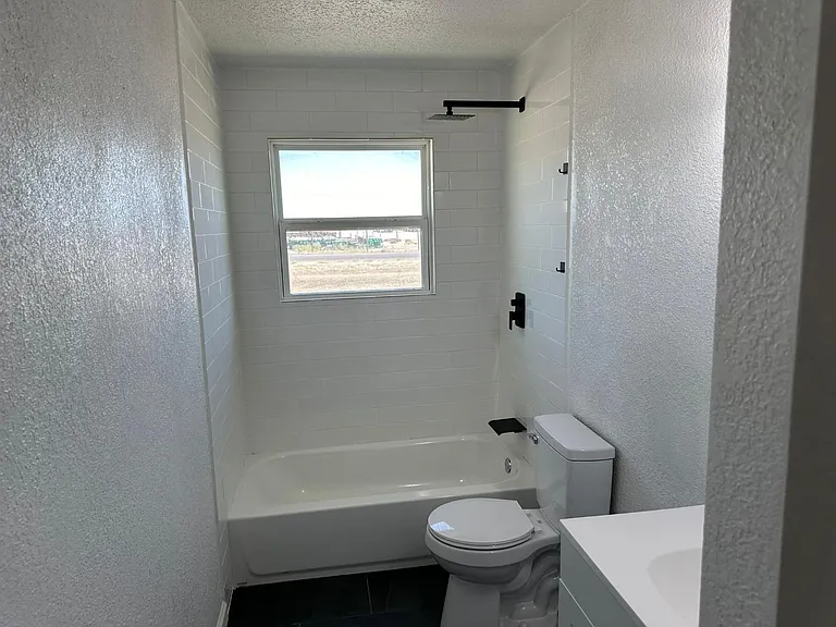 Unit Photo