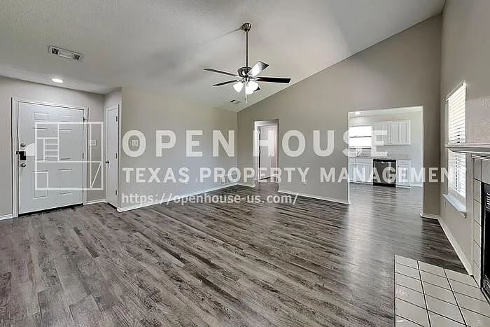 3 bed, 2.0 bath, 1461 sqft, $2,200 — Photo 4