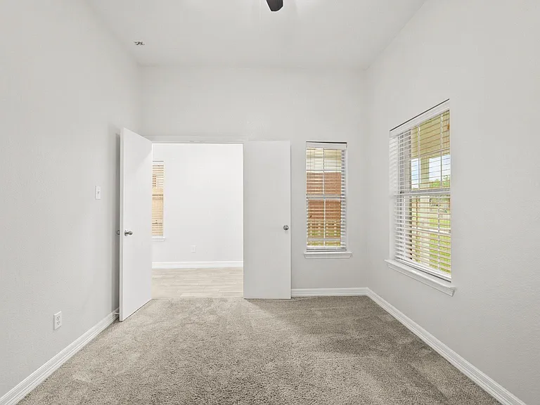 15218 Arnold — Photo 28