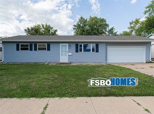 1252 12th Ave N, Clinton, IA 52732