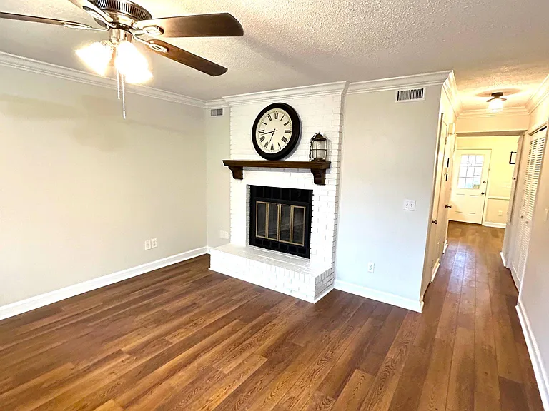 509 Heritage Ct — Photo 3